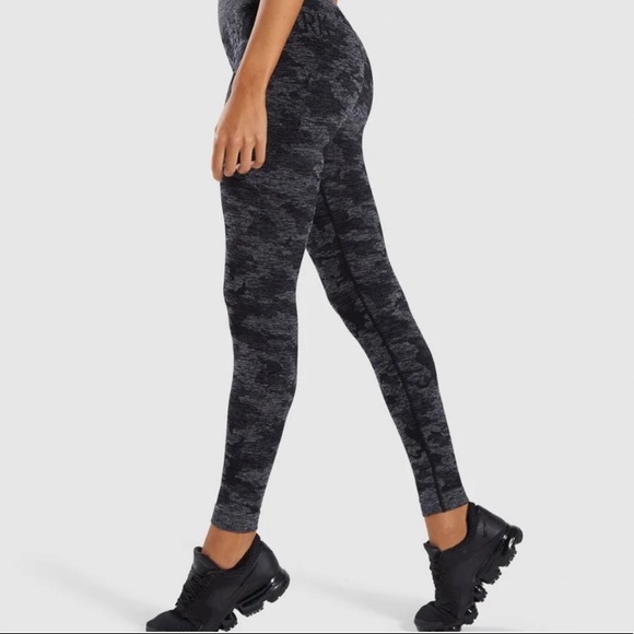 Gymshark OG Seamless Body Perfecting Camo Leggings (no longer available) - Picture 2 of 9